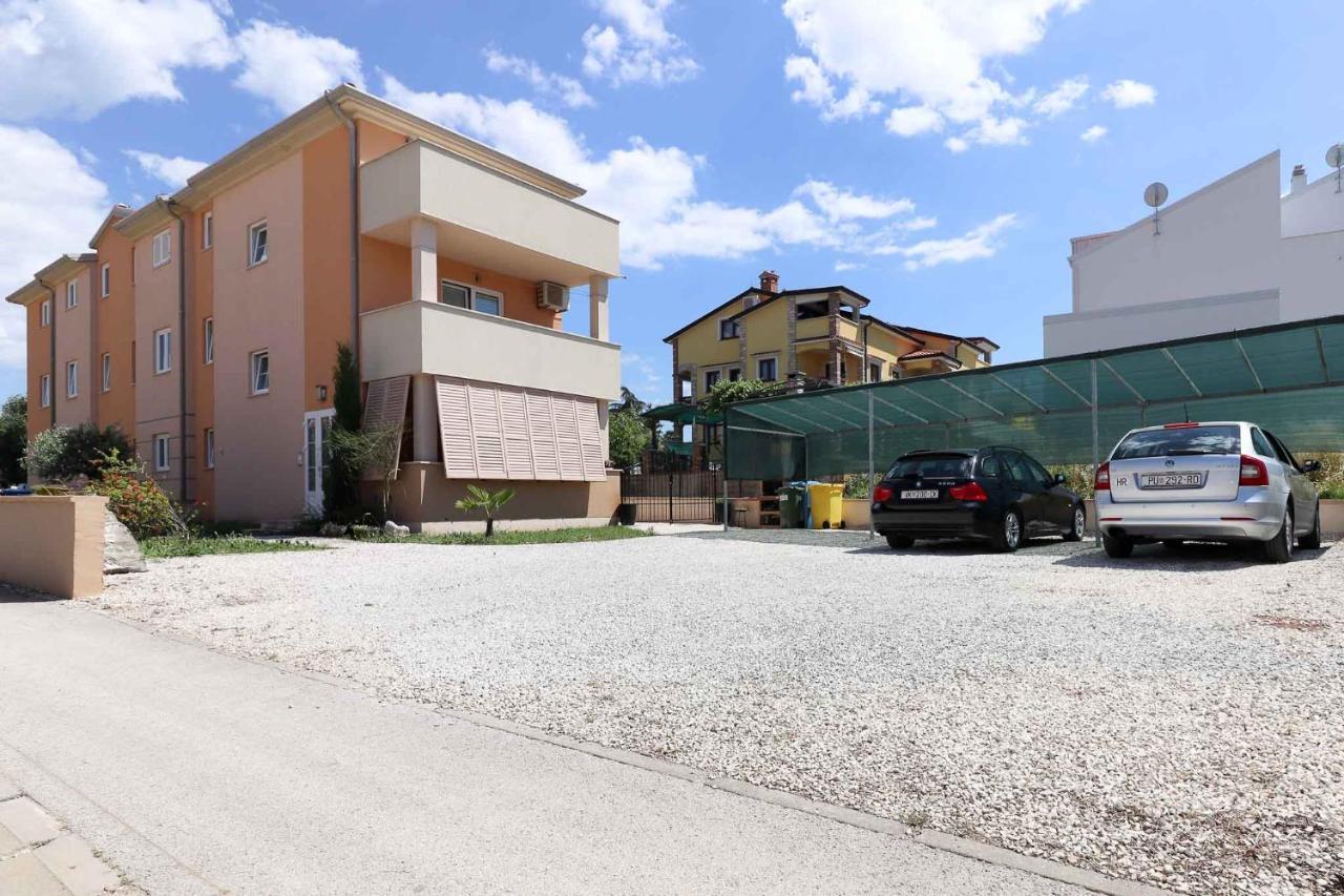 Sunshine Apartments Funtana With Balcony And Sea View Exterior foto