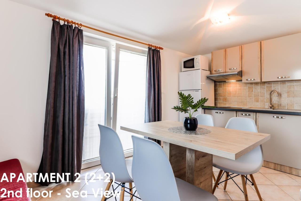 Sunshine Apartments Funtana With Balcony And Sea View Exterior foto