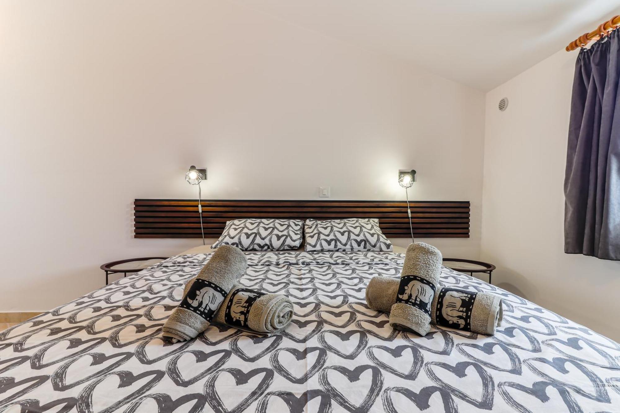 Sunshine Apartments Funtana With Balcony And Sea View Exterior foto