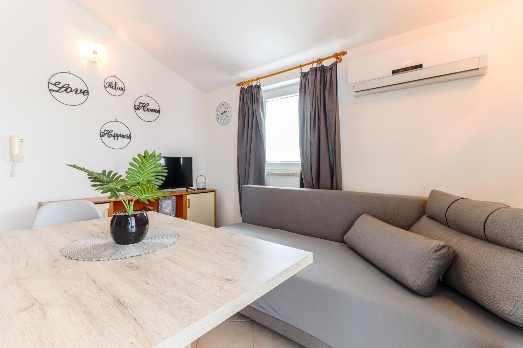 Sunshine Apartments Funtana With Balcony And Sea View Exterior foto