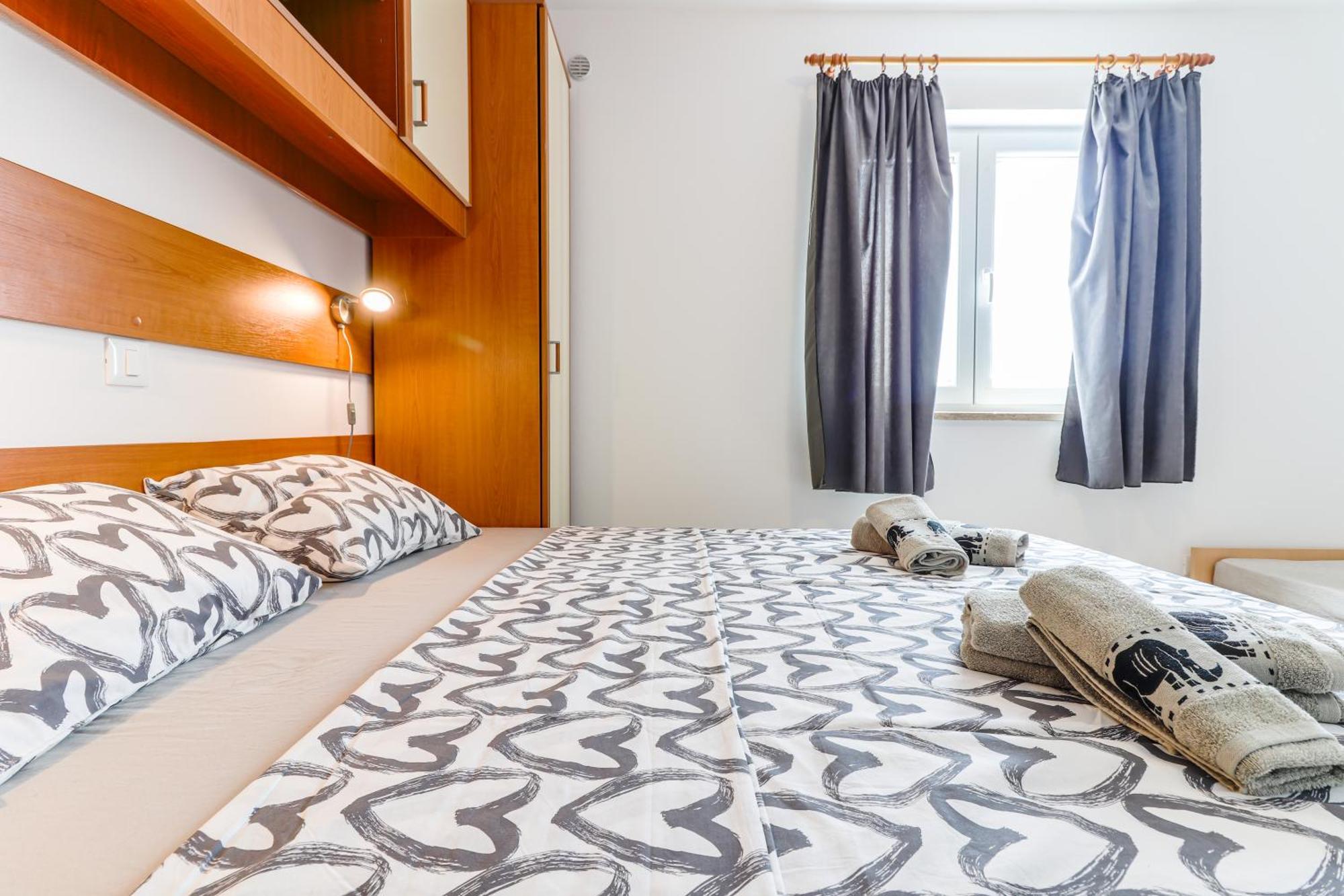 Sunshine Apartments Funtana With Balcony And Sea View Exterior foto